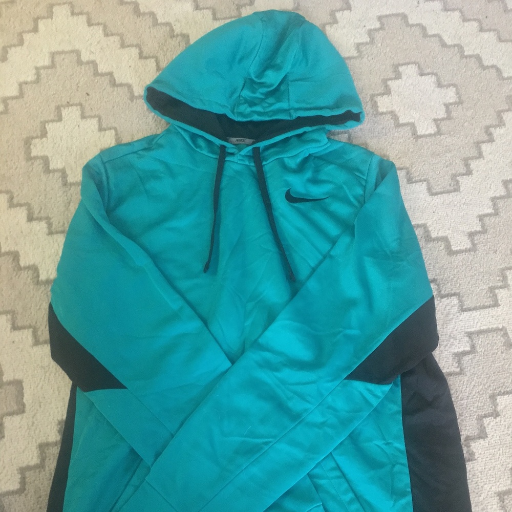 Nike Therma-Fit Hooded Sweatshirt